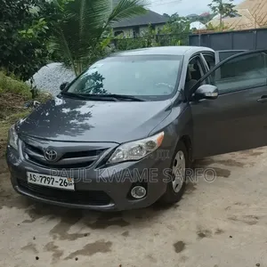 Toyota Corolla LE 4dr Sedan (1.8L 4cyl 4A) 2013 Gray
