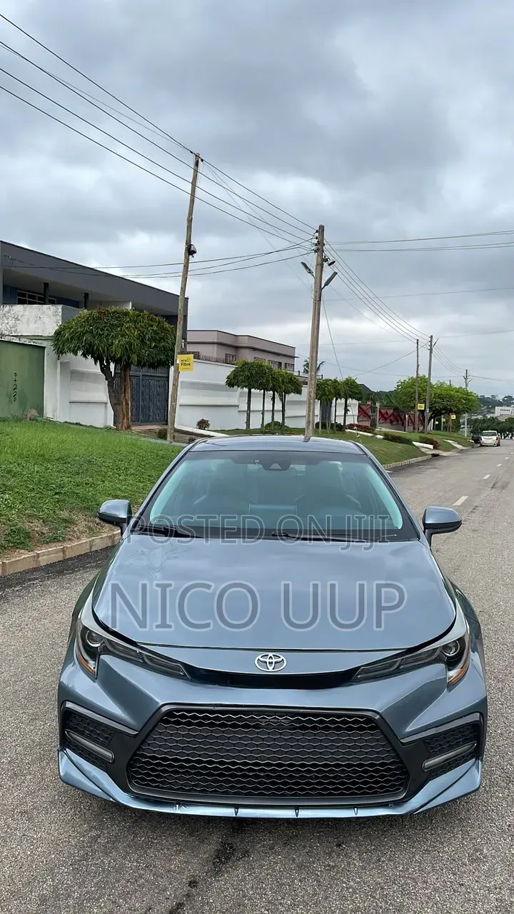 Toyota Corolla SE 2020 Blue