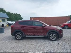 Hyundai Tucson 2017 Red