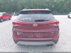 Hyundai Tucson 2017 Red