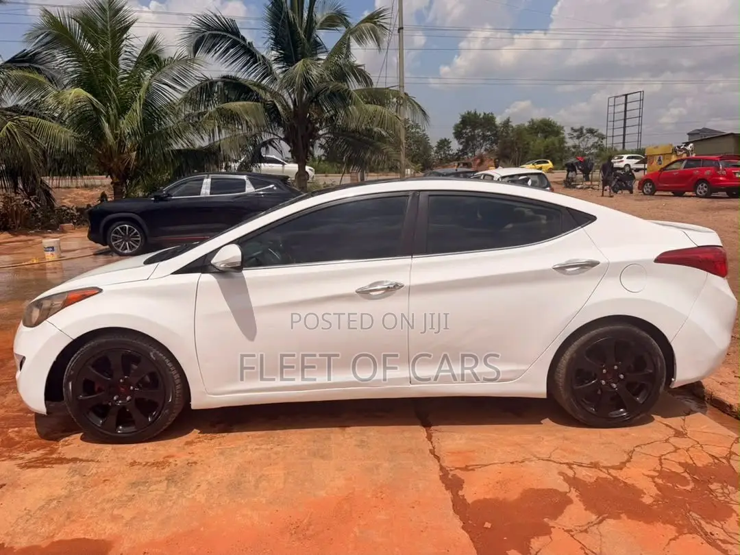Hyundai Elantra 2013 White