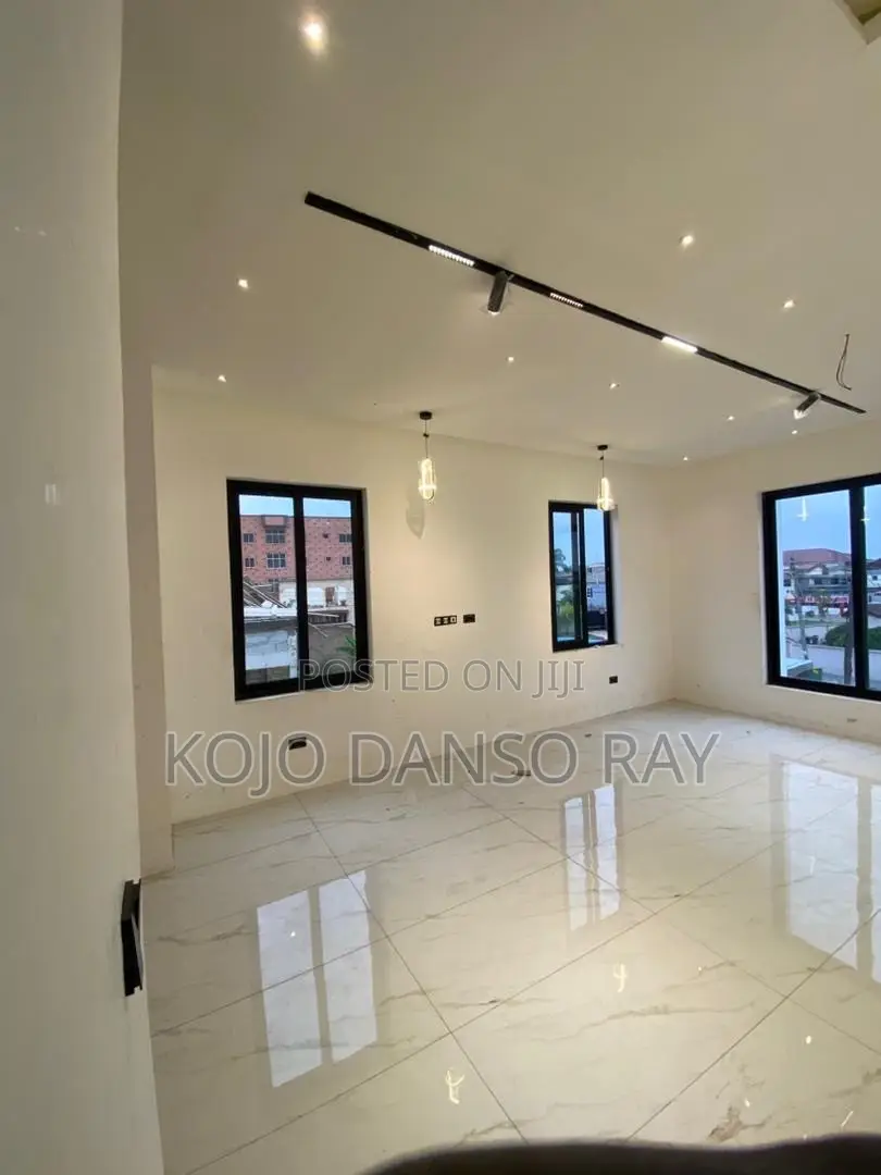 4bdrm House in Pandak Agency, East Legon for sale
