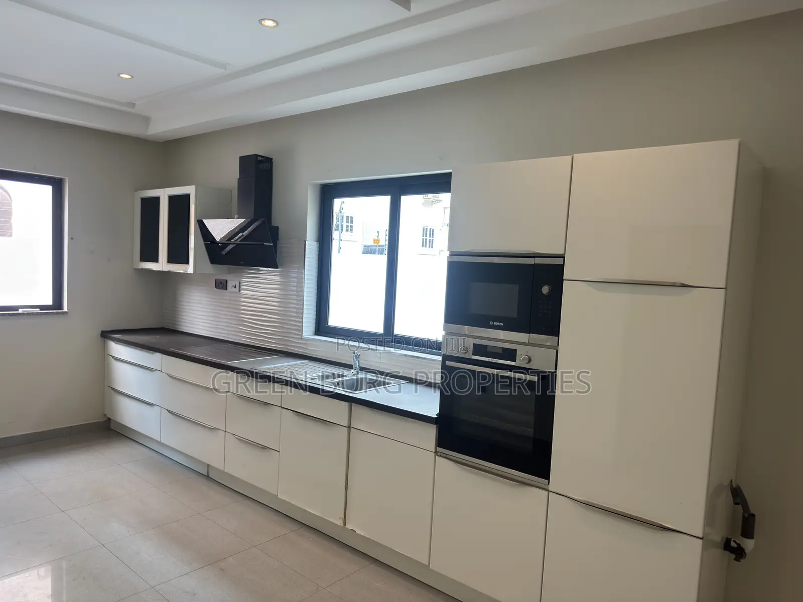 5bdrm House in Green, East Legon for rent