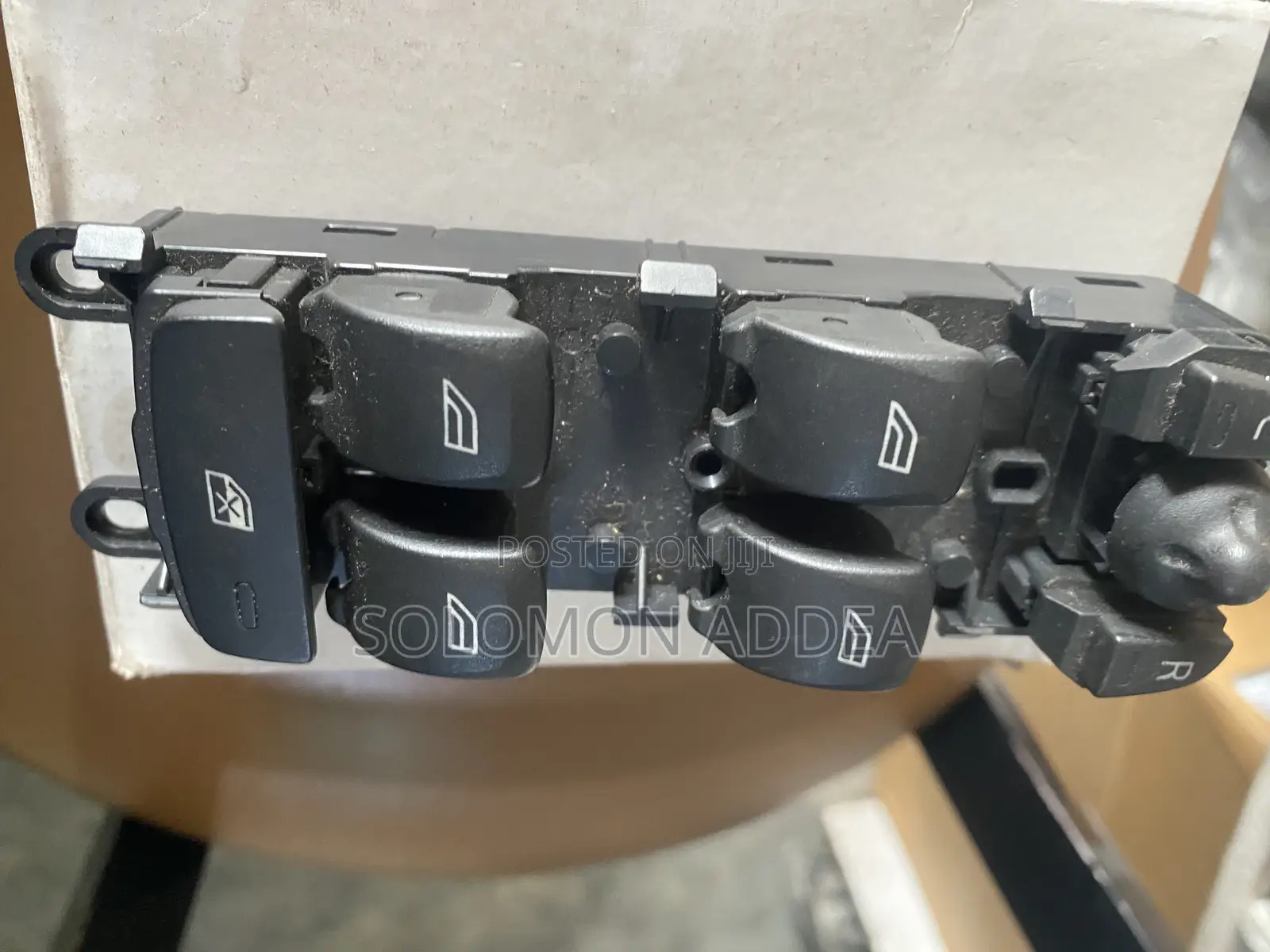 Range Rover 2010 Master Door Switch