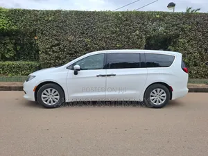 Chrysler Pacifica 3.6 Petrol FWD 2019 White
