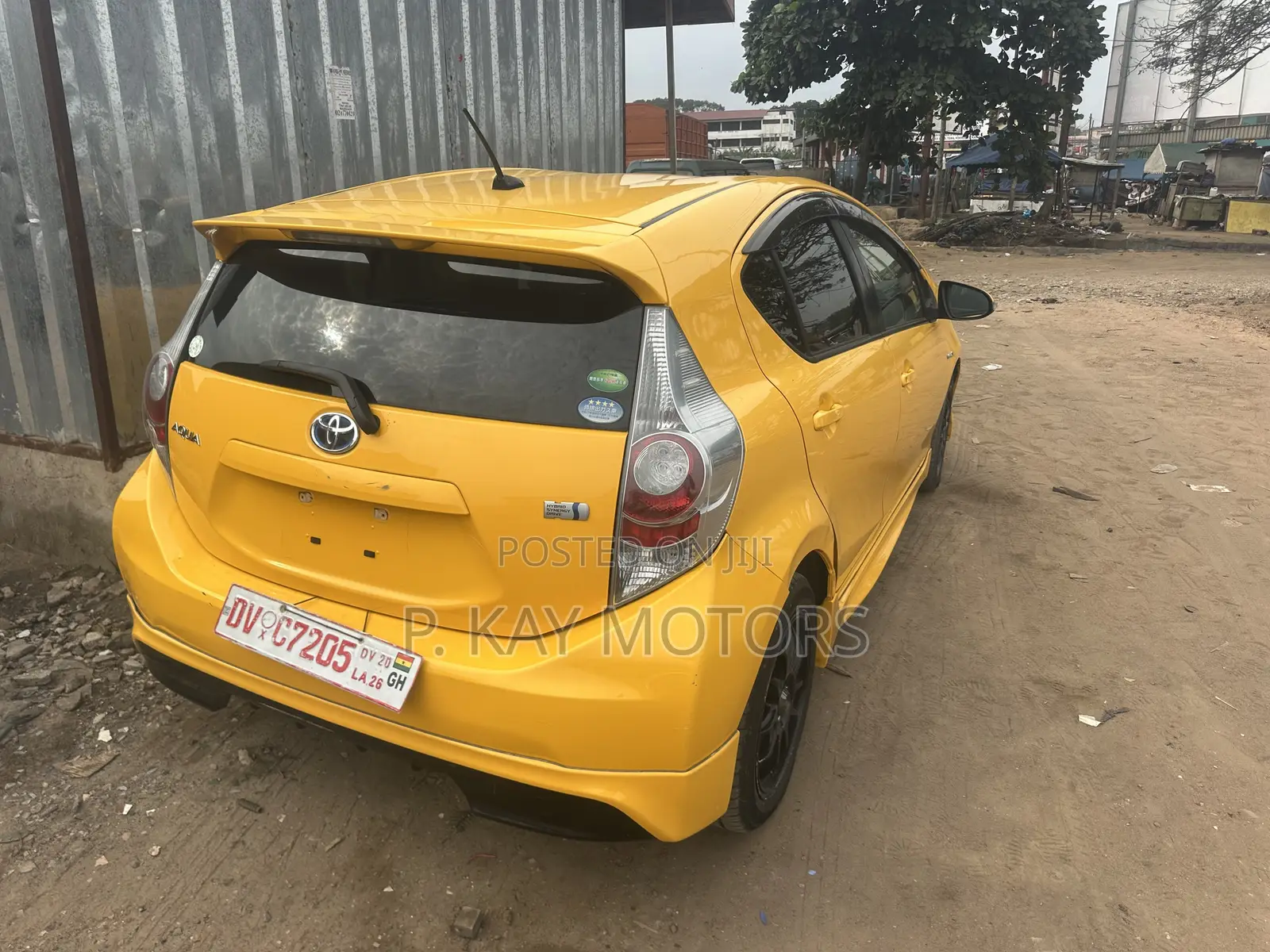 Toyota Aqua 2013 Yellow
