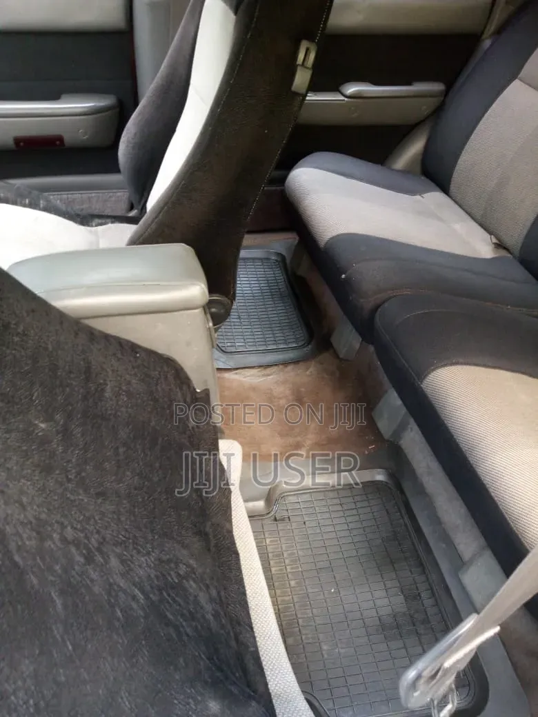 Toyota Hilux Surf 2004 Red