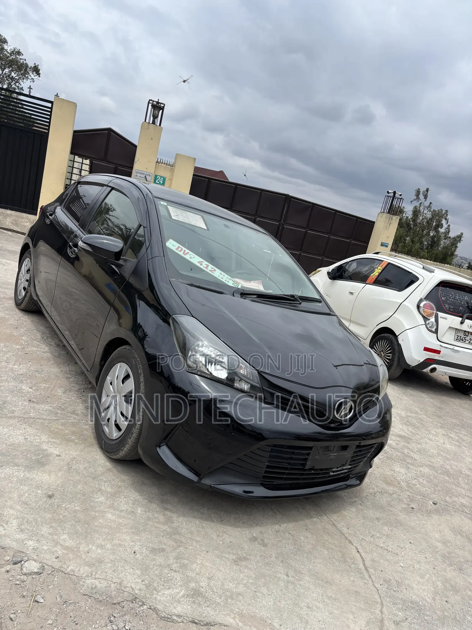 Toyota Vitz 1.3 AWD 3dr 2015 Black