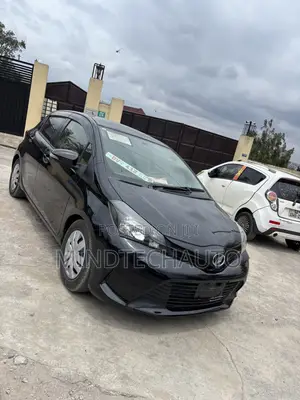 Toyota Vitz 1.3 AWD 3dr 2015 Black