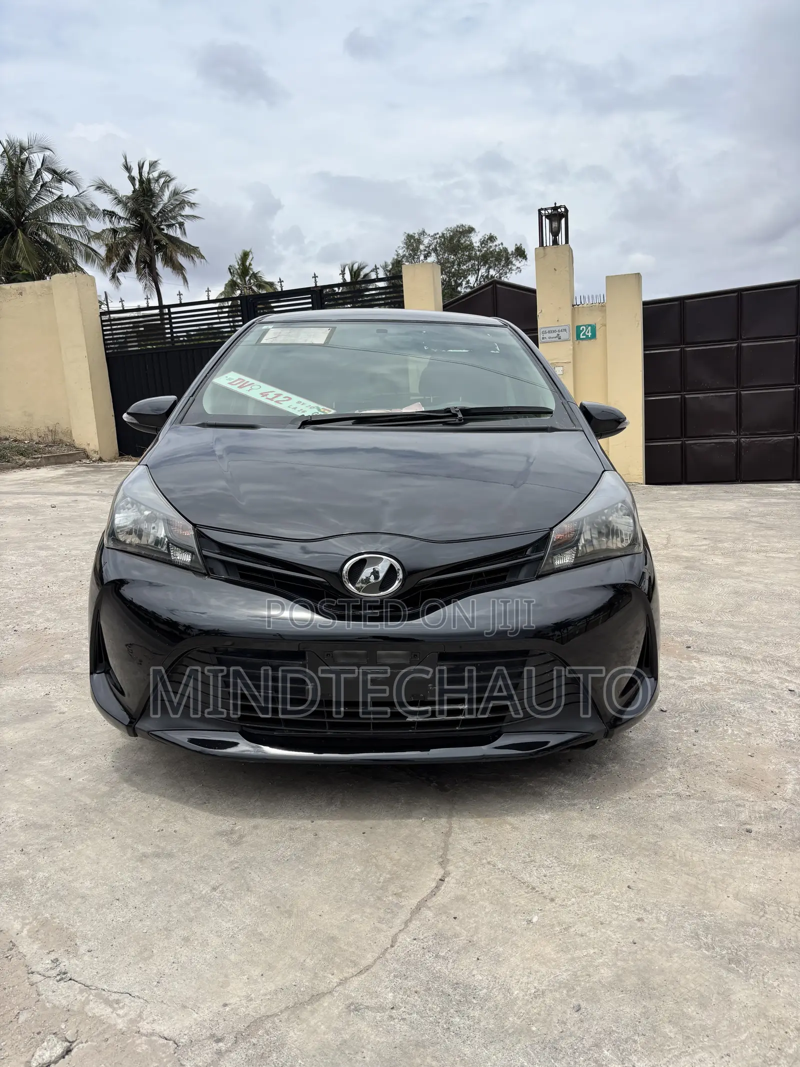 Toyota Vitz 1.3 AWD 3dr 2015 Black