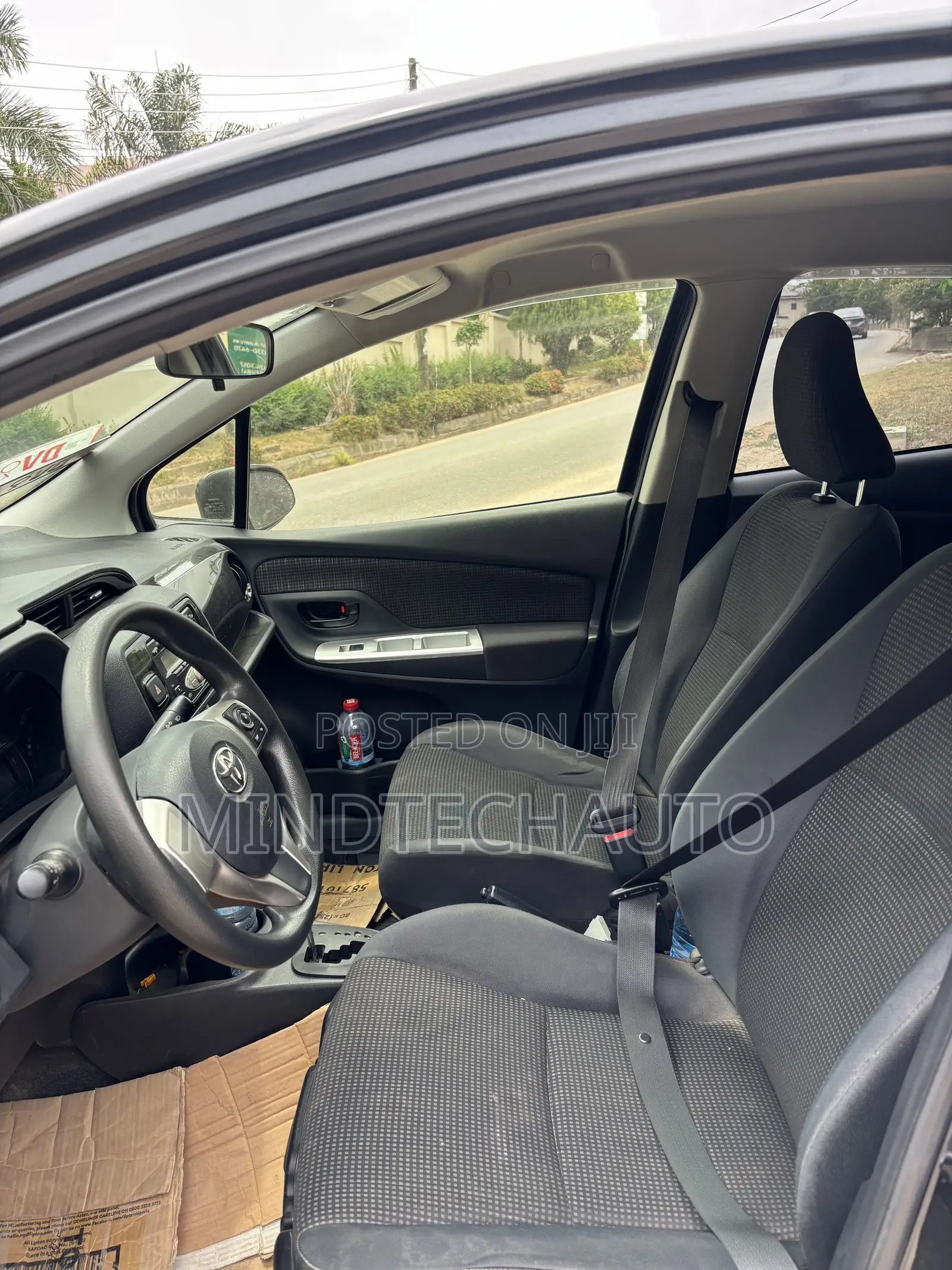 Toyota Vitz 1.3 AWD 3dr 2015 Black
