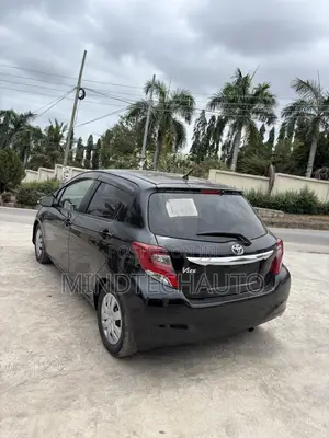 Toyota Vitz 1.3 AWD 3dr 2015 Black