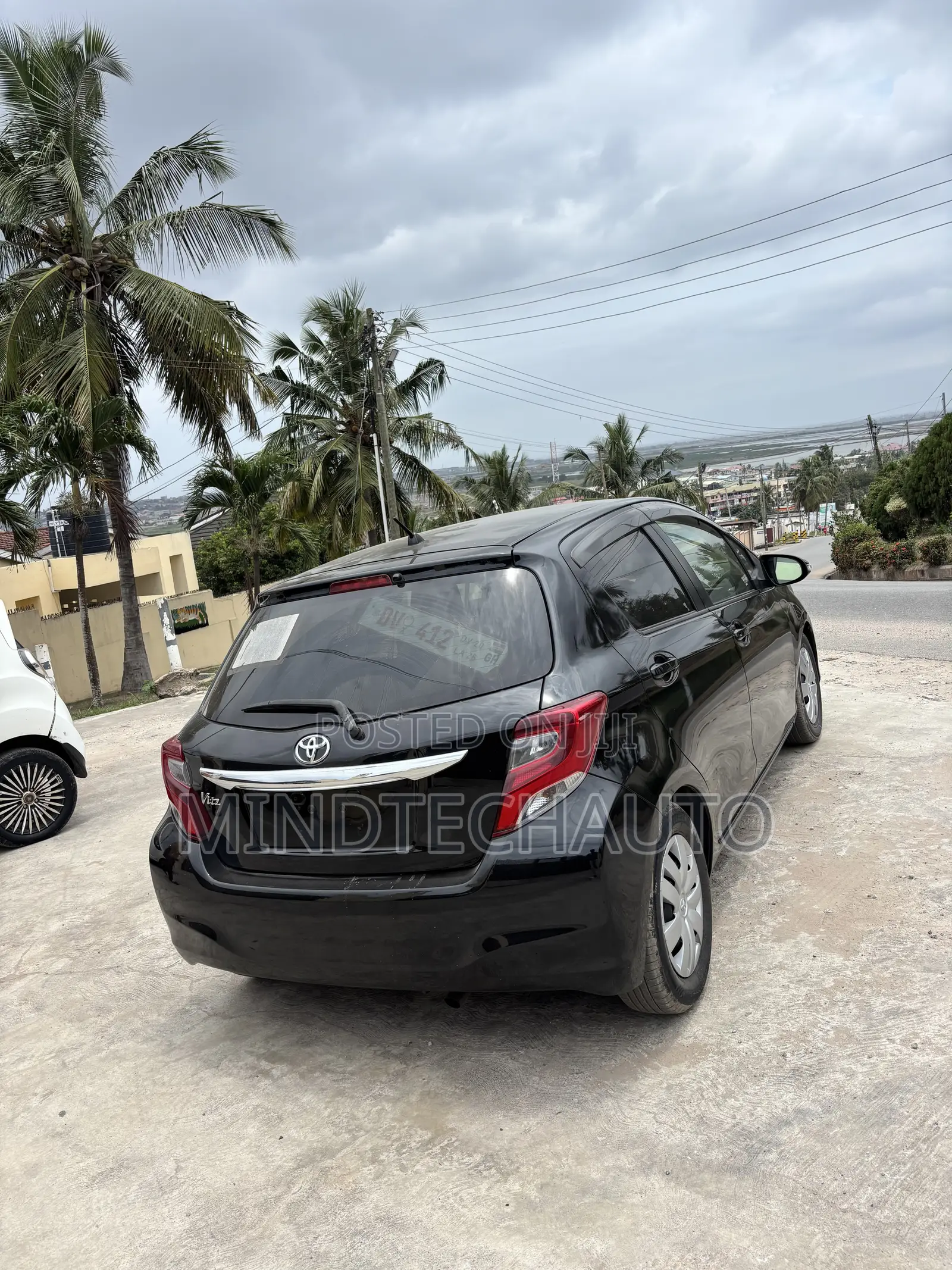 Toyota Vitz 1.3 AWD 3dr 2015 Black