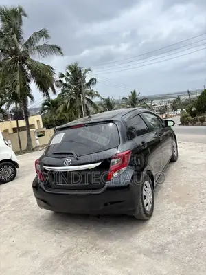 Toyota Vitz 1.3 AWD 3dr 2015 Black