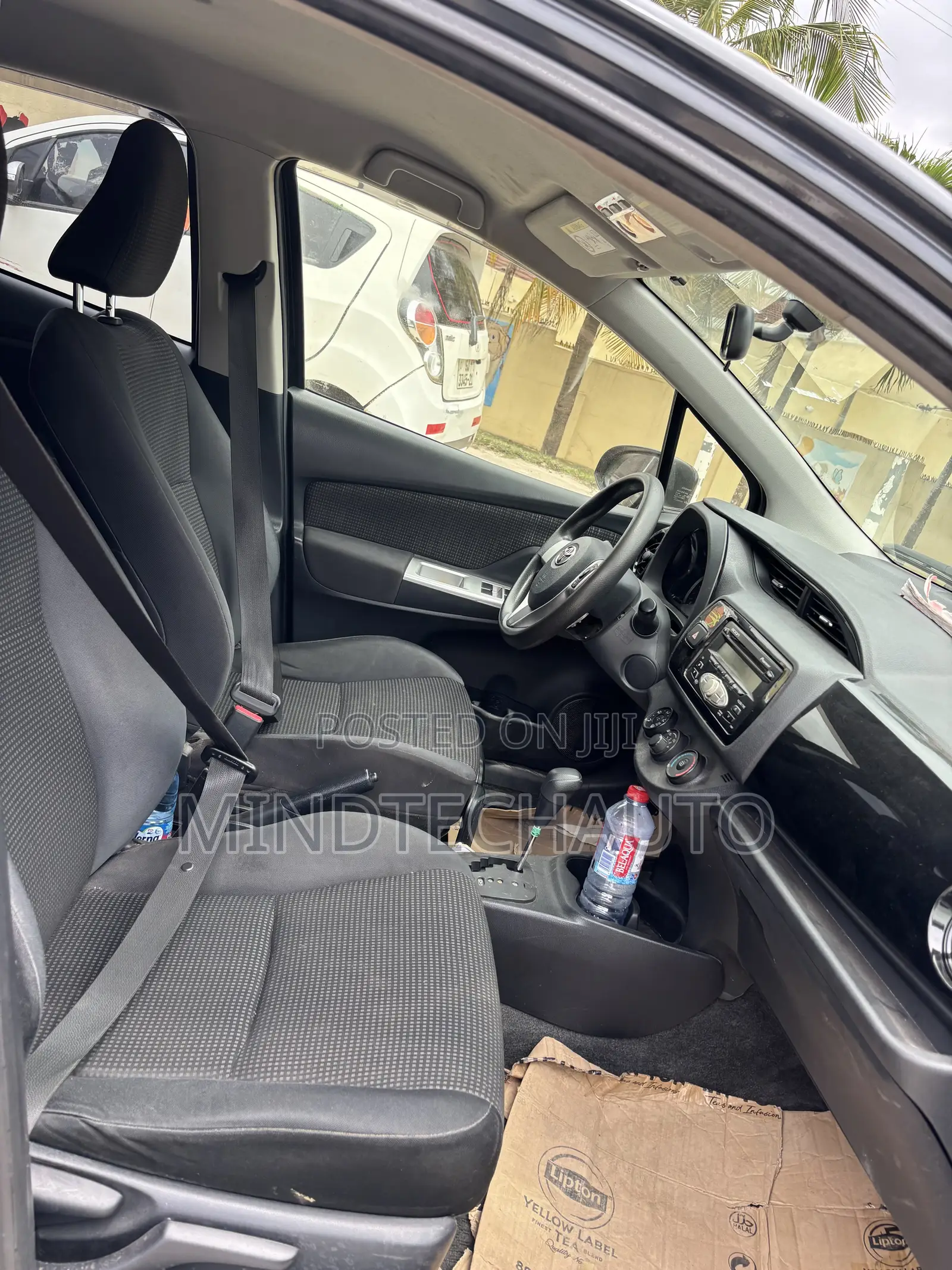 Toyota Vitz 1.3 AWD 3dr 2015 Black