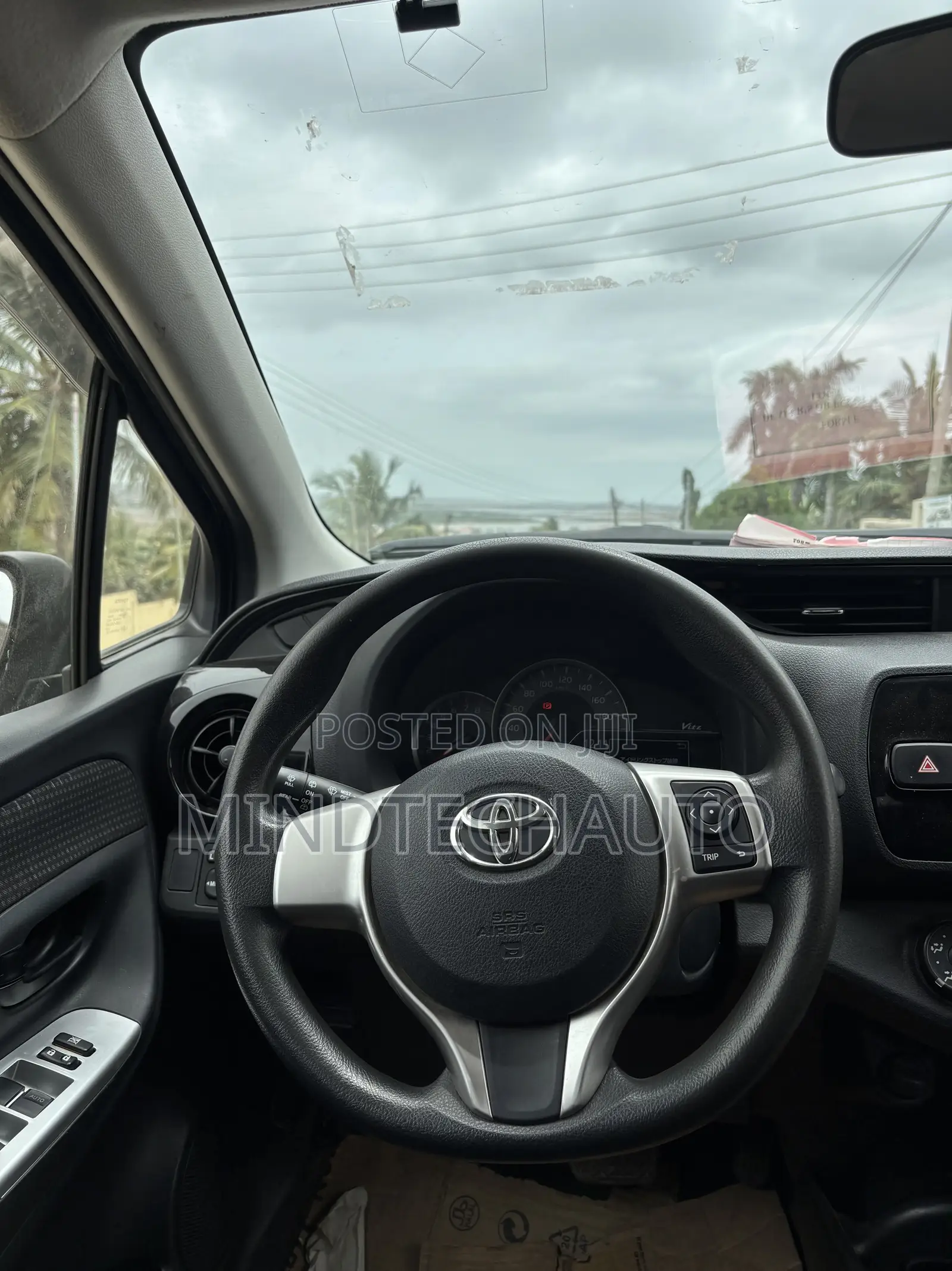 Toyota Vitz 1.3 AWD 3dr 2015 Black