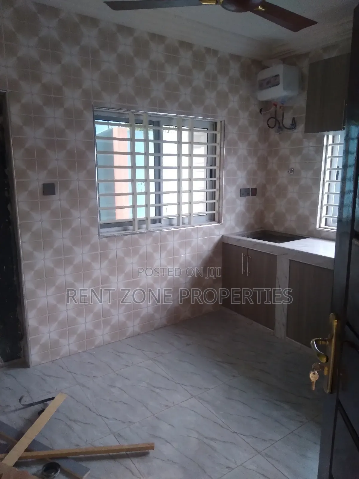 4bdrm Duplex in Ofankor for sale