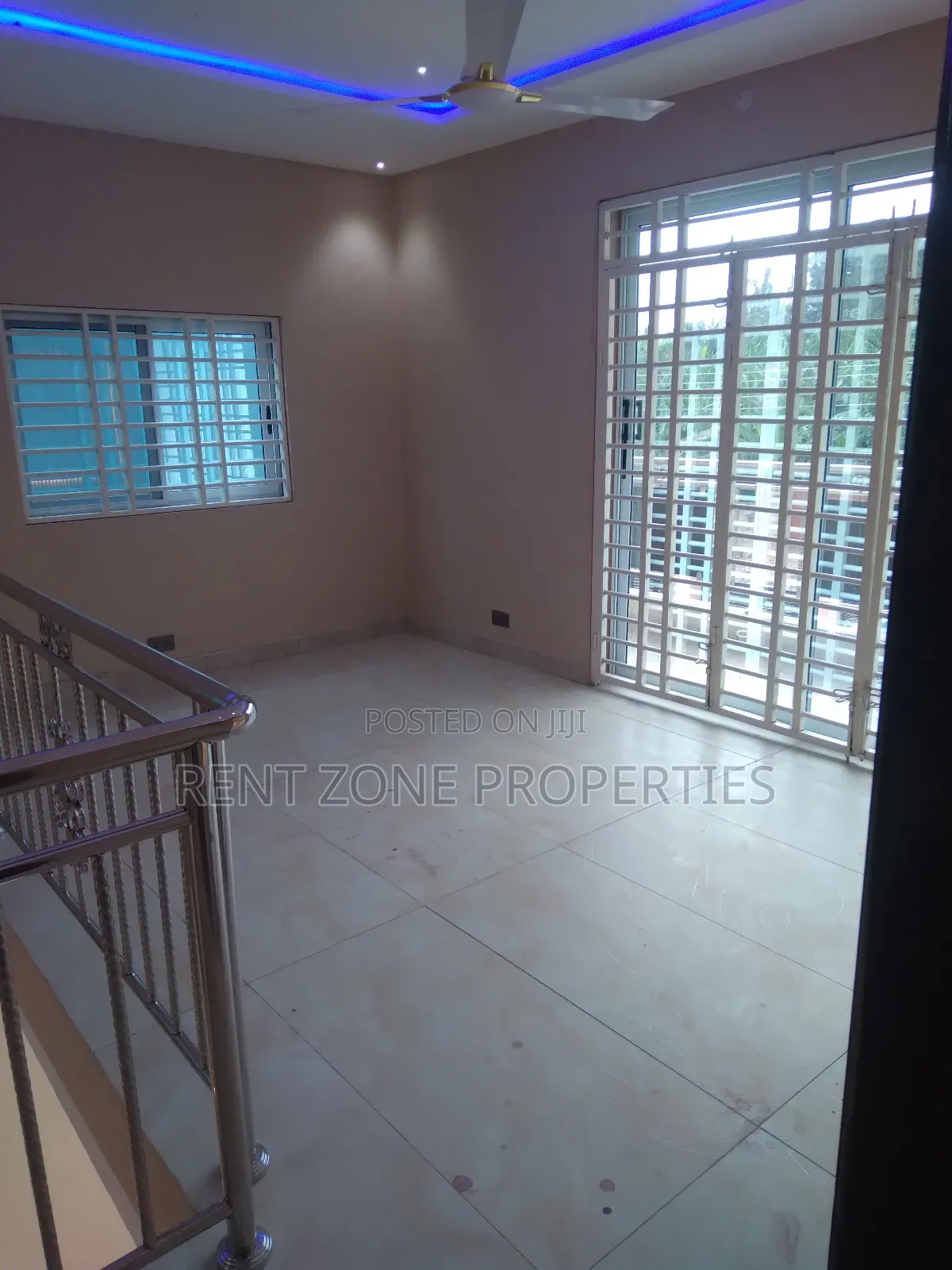 4bdrm Duplex in Ofankor for sale
