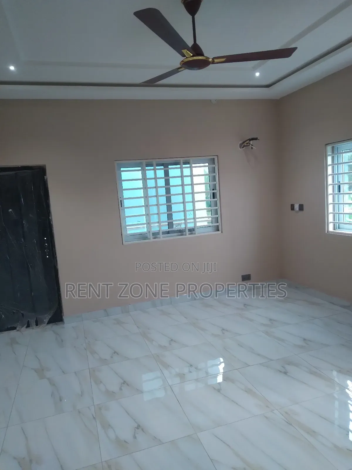 4bdrm Duplex in Ofankor for sale