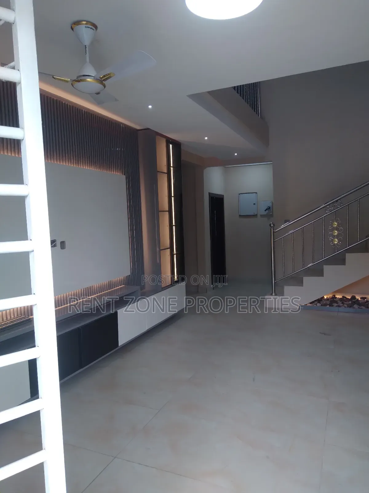 4bdrm Duplex in Ofankor for sale