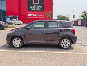 Scion xD 2011 Burgundy