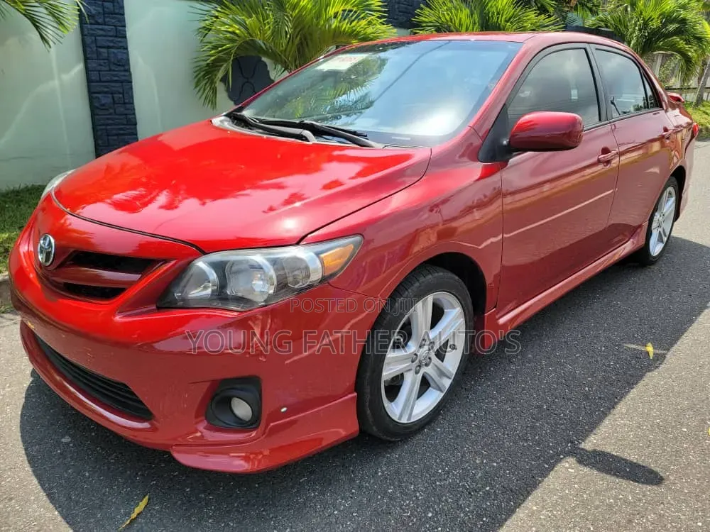 Toyota Corolla S 4dr Sedan (1.8L 4cyl 4A) 2013 Red