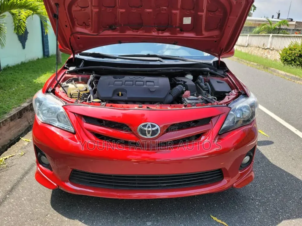 Toyota Corolla S 4dr Sedan (1.8L 4cyl 4A) 2013 Red