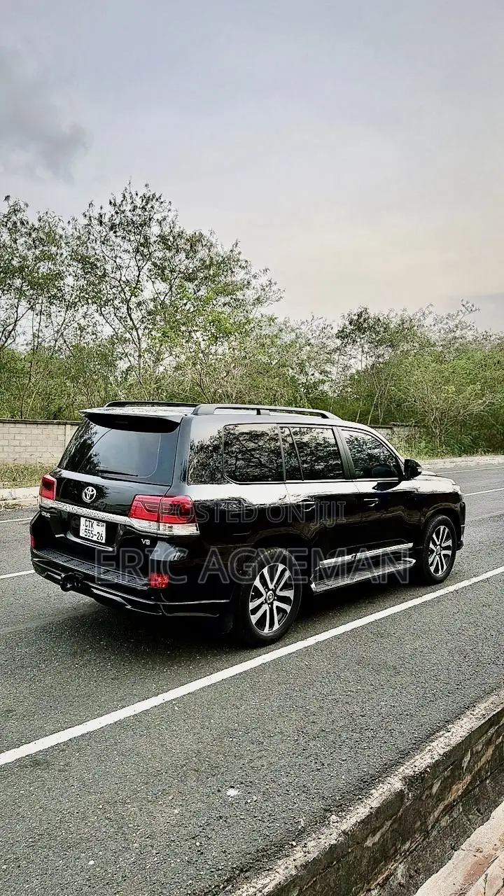 Toyota Land Cruiser 2017 Black