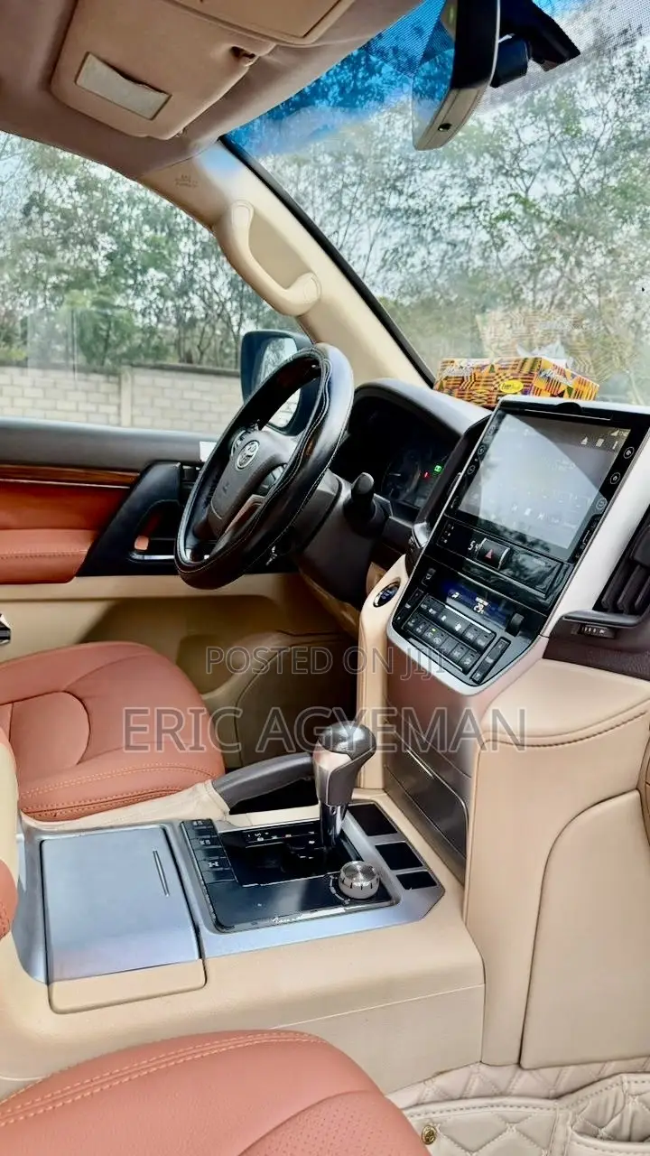 Toyota Land Cruiser 2017 Black