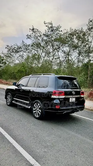 Toyota Land Cruiser 2017 Black