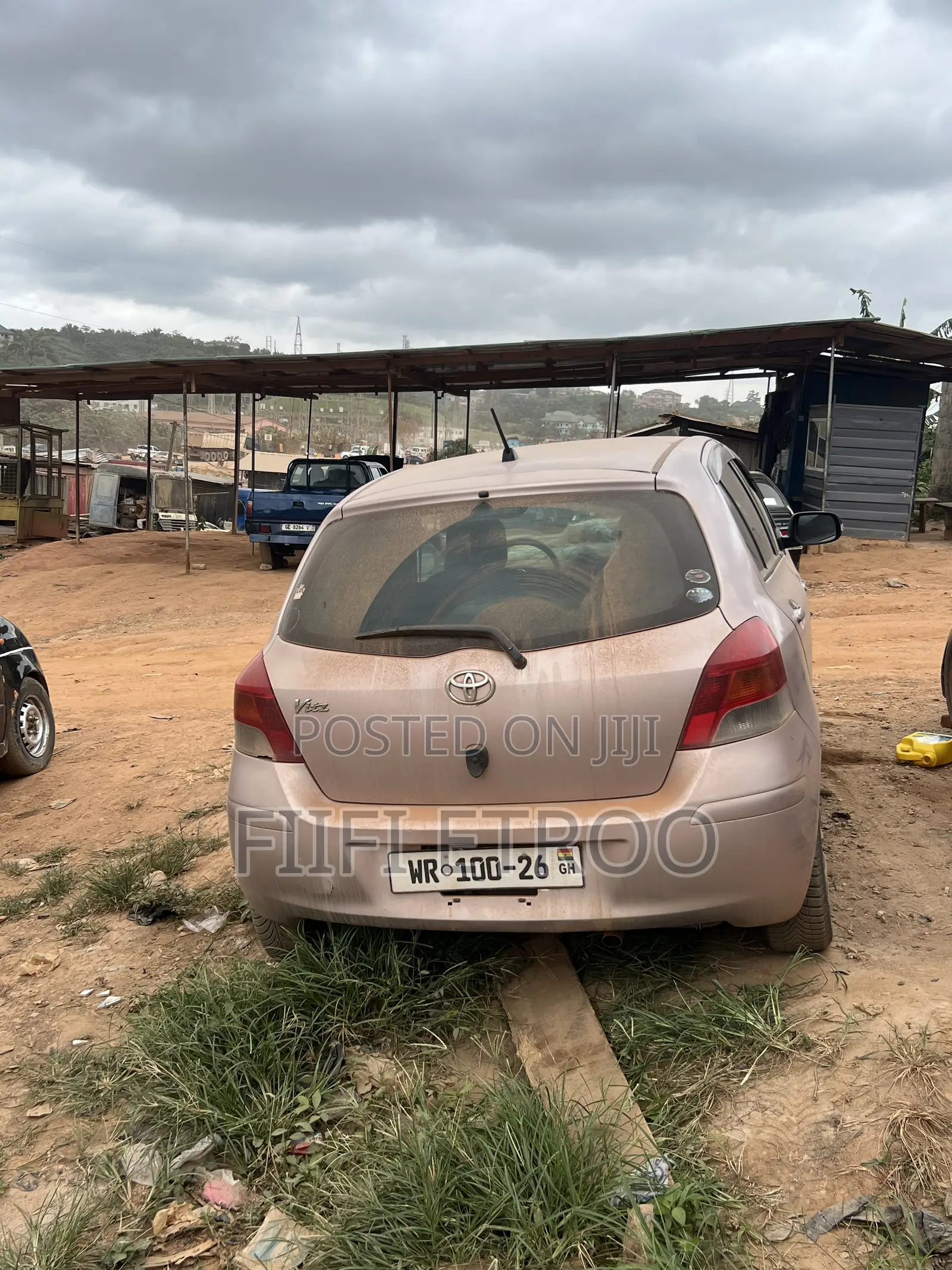 Toyota Vitz 1.3 FWD 3dr 2010 Gray