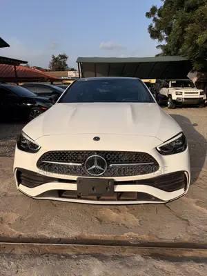 Mercedes-Benz C300 2023 White