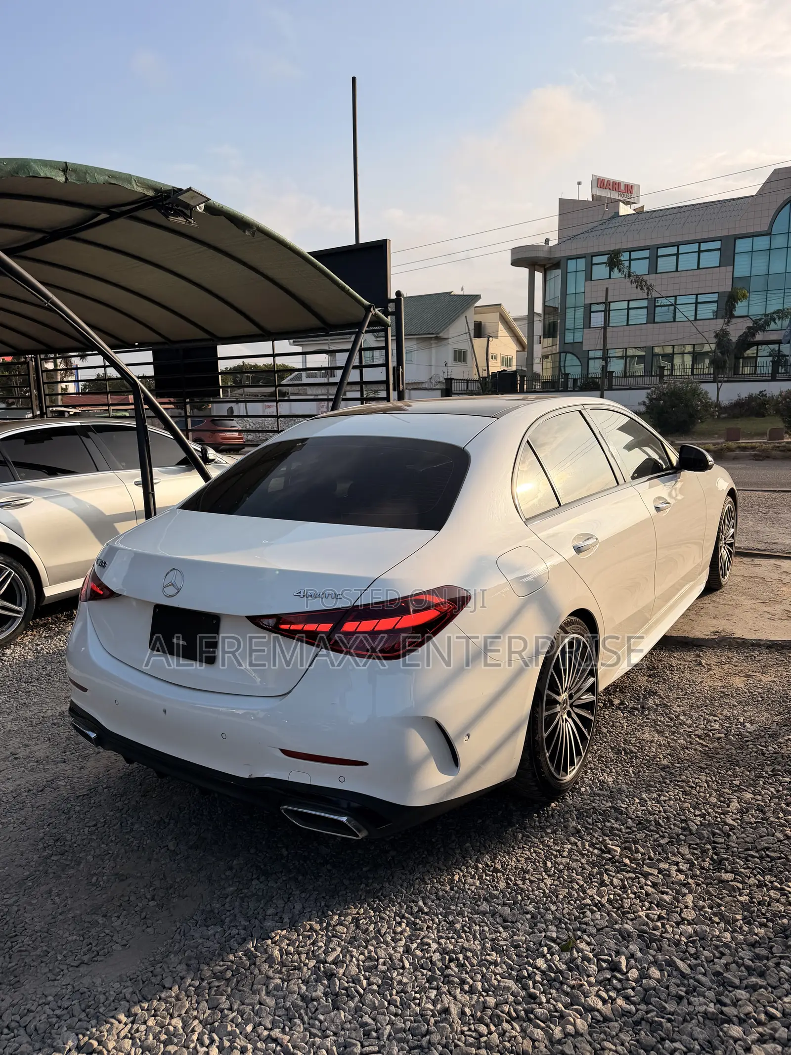 Mercedes-Benz C300 2023 White