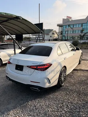 Mercedes-Benz C300 2023 White