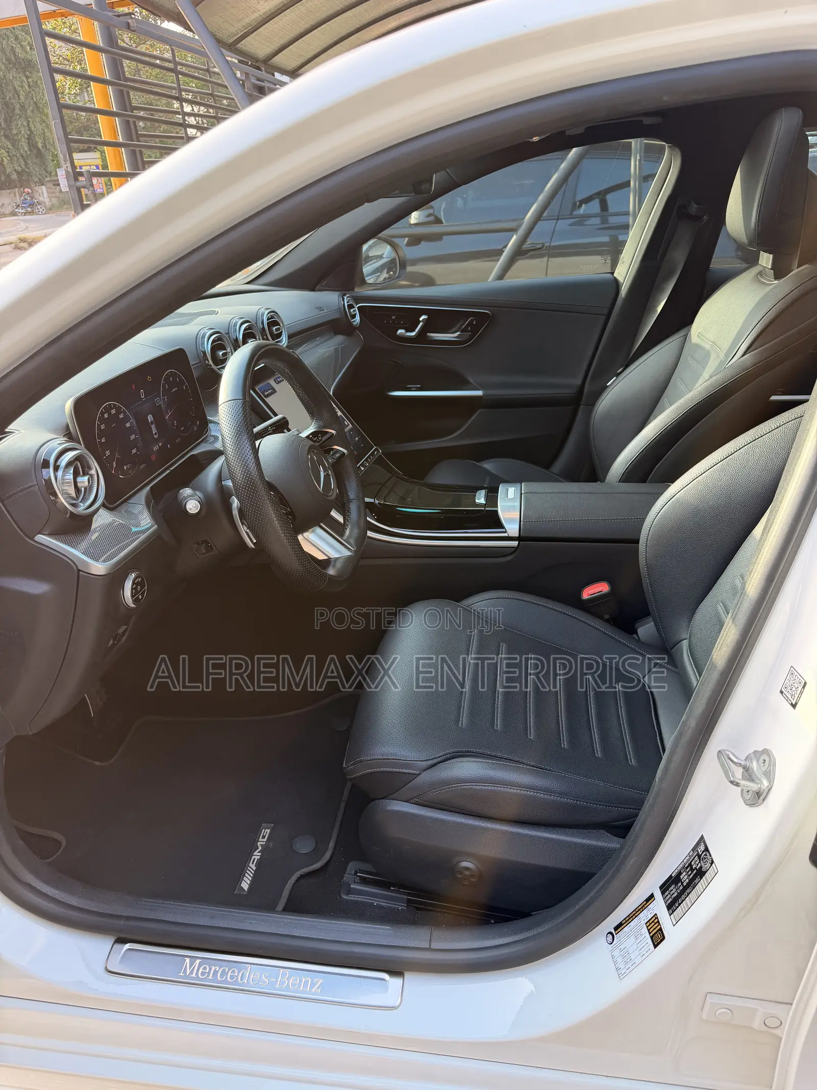 Mercedes-Benz C300 2023 White
