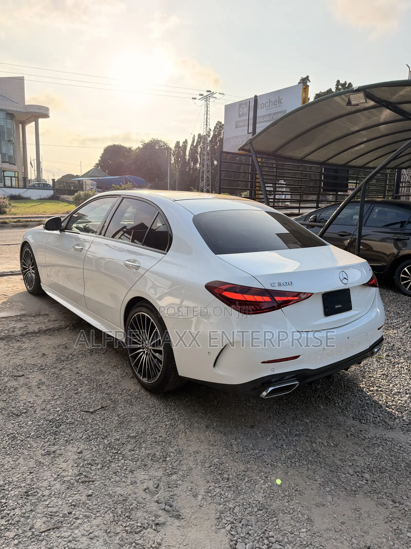 Mercedes-Benz C300 2023 White