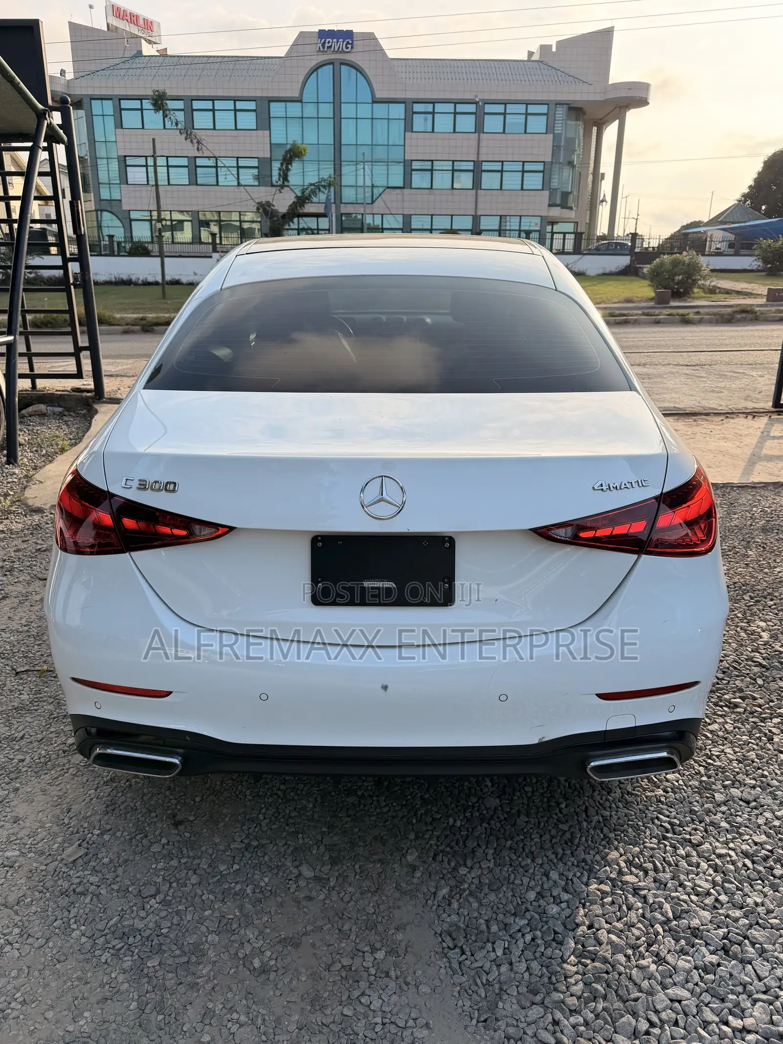 Mercedes-Benz C300 2023 White