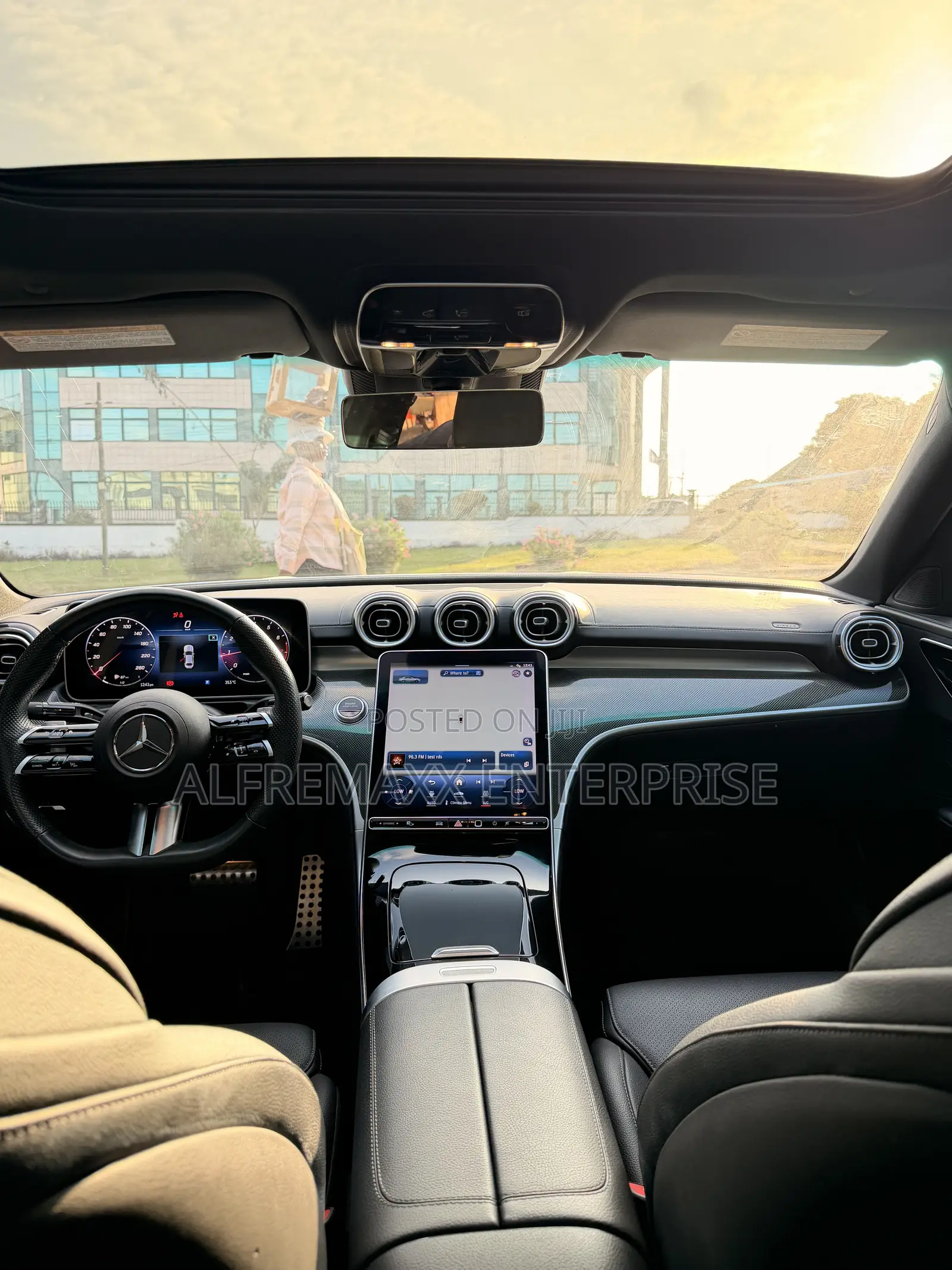 Mercedes-Benz C300 2023 White