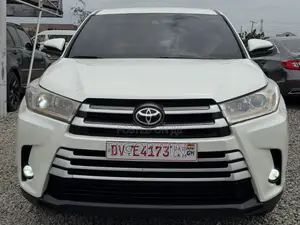 Toyota Highlander LE 4x2 (2.7L 4cyl 6A) 2018 White