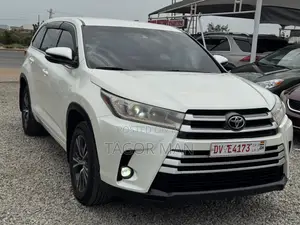Toyota Highlander LE 4x2 (2.7L 4cyl 6A) 2018 White