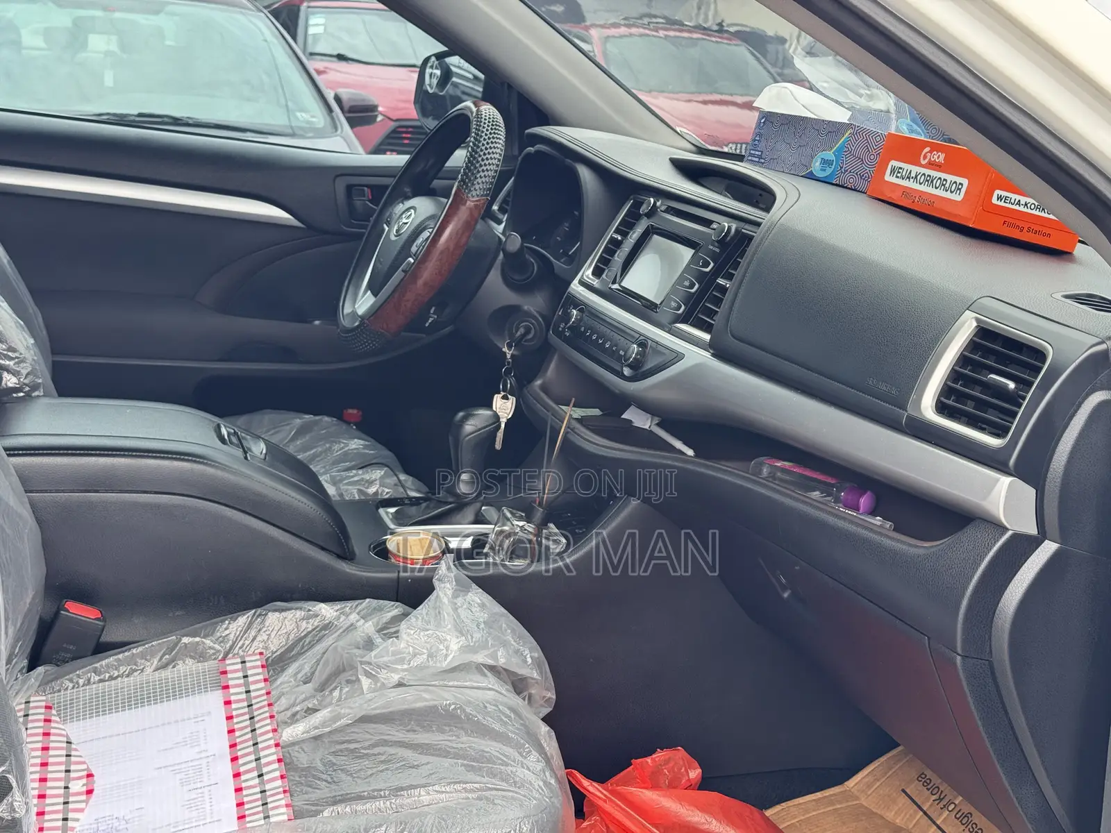 Toyota Highlander LE 4x2 (2.7L 4cyl 6A) 2018 White