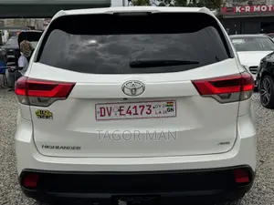 Toyota Highlander LE 4x2 (2.7L 4cyl 6A) 2018 White