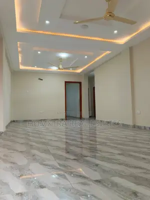 3bdrm Apartment in Homxtra Real Estates, Overhead for rent