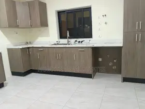 3bdrm Apartment in Homxtra Real Estates, Overhead for rent
