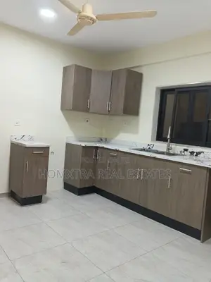 3bdrm Apartment in Homxtra Real Estates, Overhead for rent