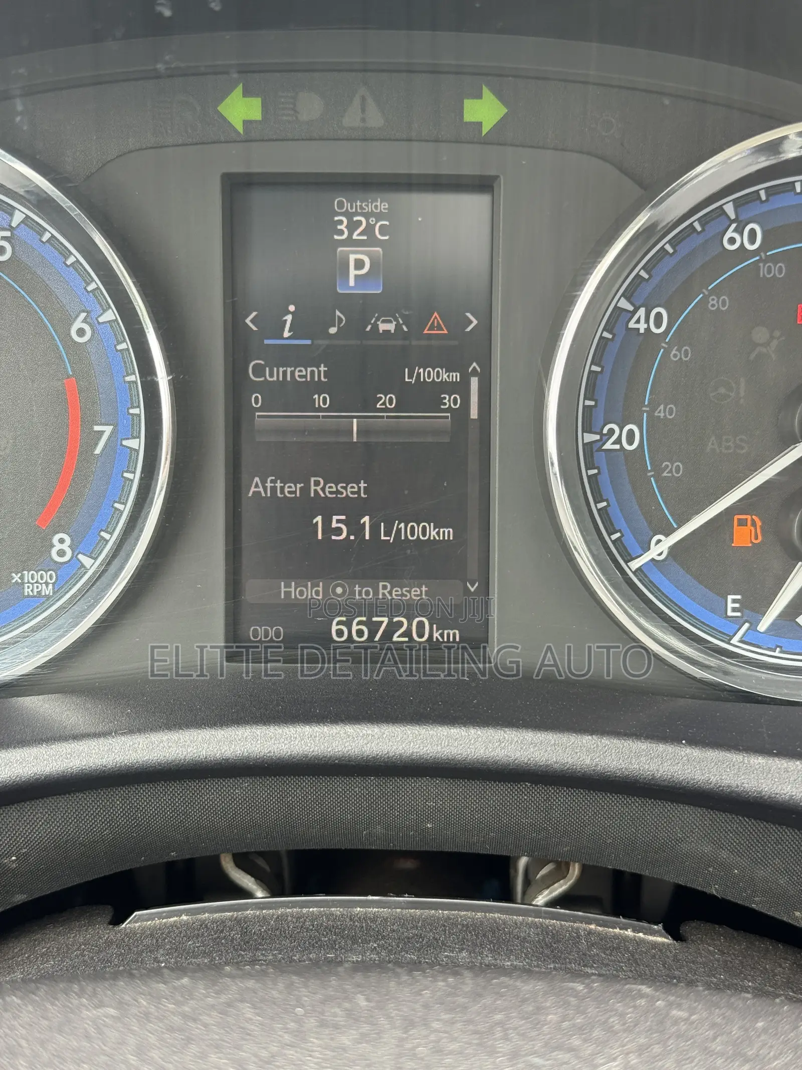 Toyota Corolla XSE 4dr Sedan (1.8L 4cyl CVT) 2017 Gray