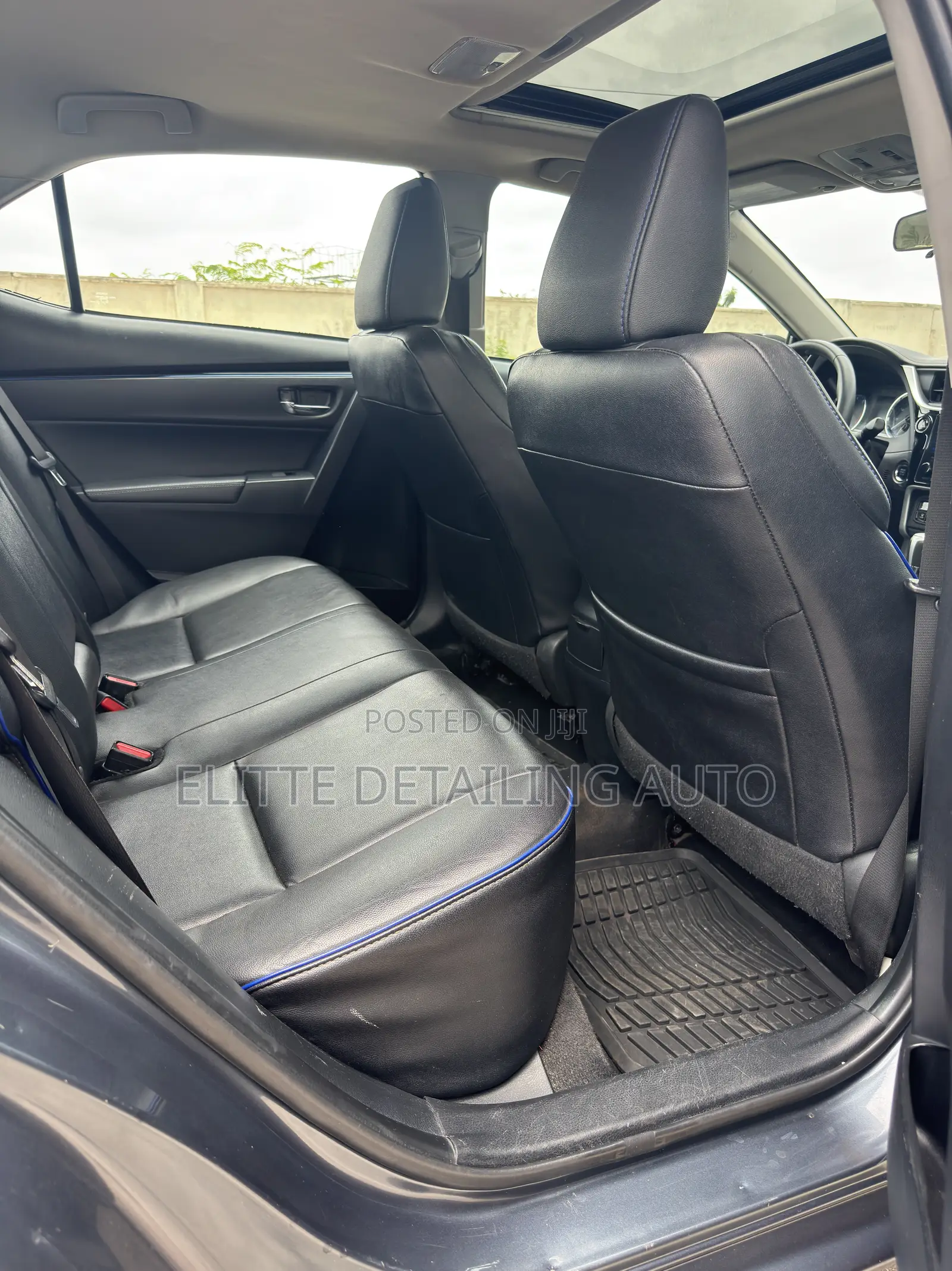 Toyota Corolla XSE 4dr Sedan (1.8L 4cyl CVT) 2017 Gray