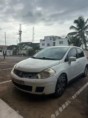 Nissan Versa 2011 White