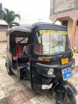 Bajaj RE 2023 Black