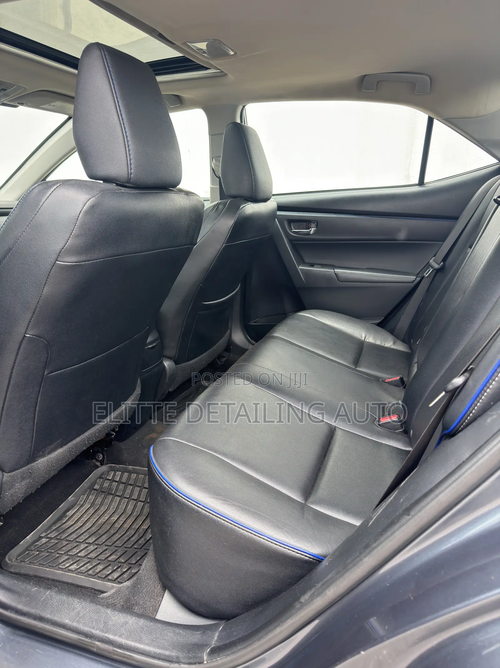 Toyota Corolla XSE 4dr Sedan (1.8L 4cyl CVT) 2017 Gray